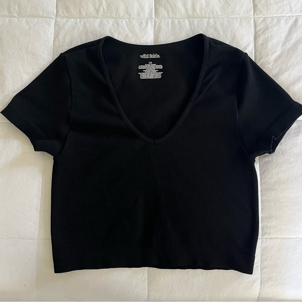 black U neck T-shirt